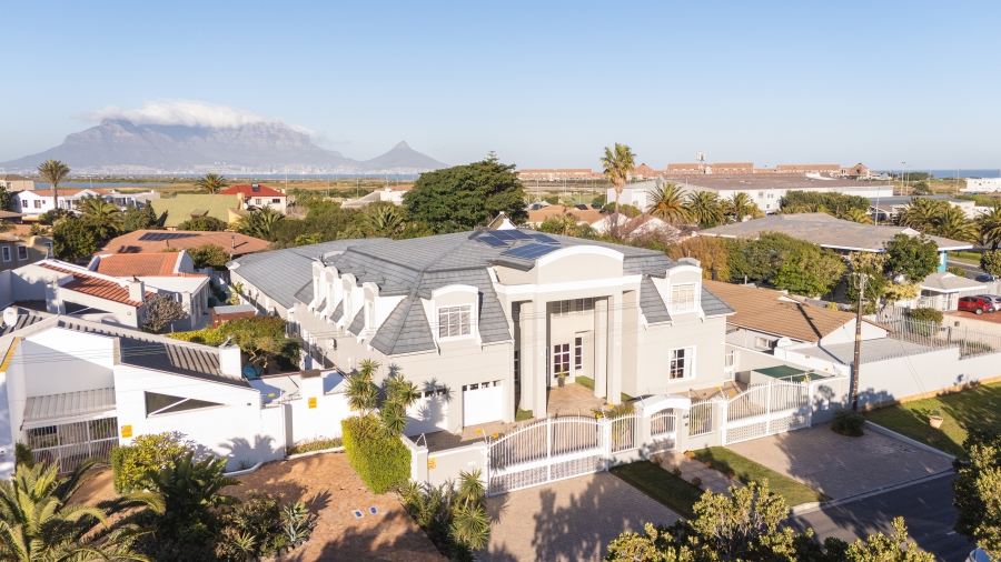 7 Bedroom Property for Sale in Flamingo Vlei Western Cape